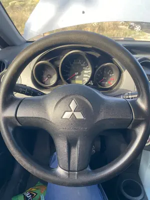 Foto de AIRBAG DELANTERO IZQUIERDO MITSUBISHI COLT CZ3 BERL. 5 (Z30A) 1.3 CAT (95 CV / 70 KW)