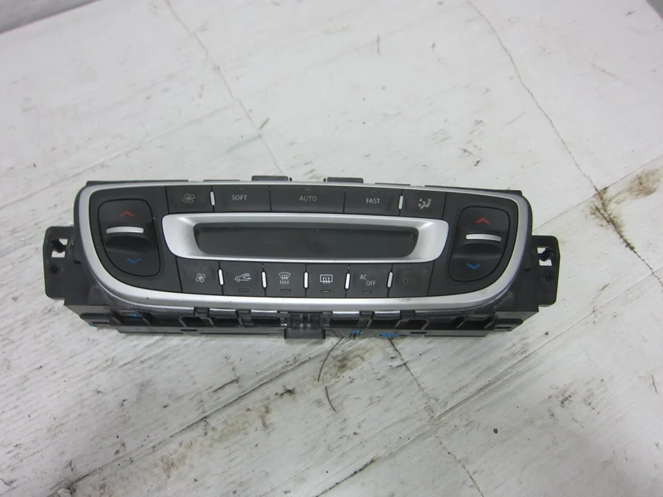 Foto de MANDO CALEFACCION / AIRE ACONDICIONADO RENAULT MEGANE III COUPE 1.5 dCi Diesel (106 CV / 78 KW) referencia 275100007R