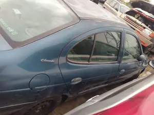 Foto de LUNA DELANTERA DERECHA RENAULT MEGANE I CLASSIC (LA0) 2.0 CAT (114 CV / 84 KW) referencia 7700828304