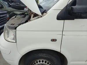 Foto de ALETA DELANTERA IZQUIERDA VOLKSWAGEN T5 TRANSPORTER FURGÓN/COMBI (7H) 1.9 TDI CAT (AXB) (105 CV / 77 KW)