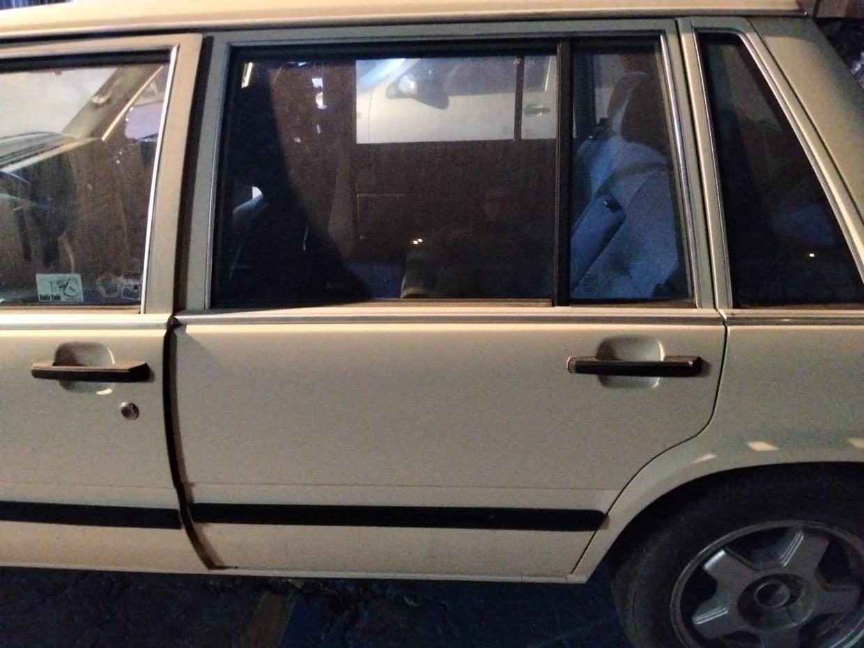 Foto de PUERTA TRASERA IZQUIERDA VOLVO SERIE 740 BERLINA/FAMILIAR