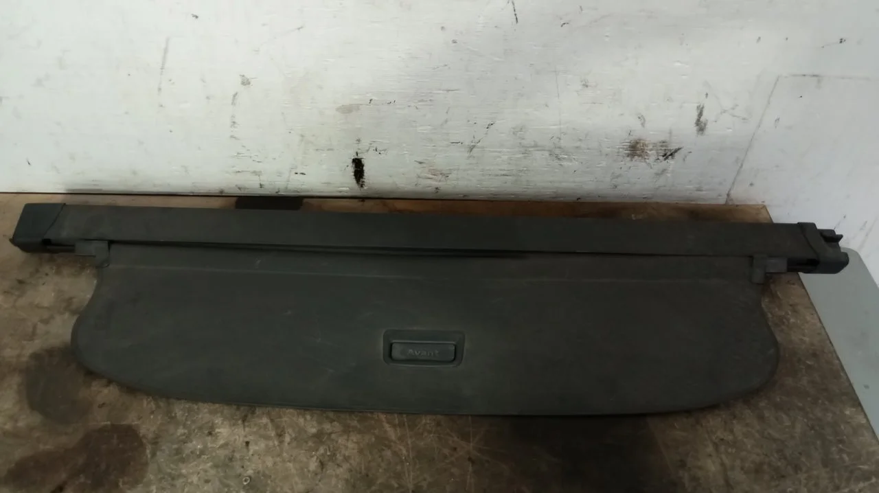 Foto de BANDEJA TRASERA AUDI A4 AVANT (8E) 1.9 TDI (131 CV / 96 KW) referencia 8E9863553