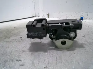Foto de BOMBIN PORTON TRASERO OPEL MERIVA 1.7 16V DTI CAT (Y 17 DT / LR6) (75 CV / 55 KW) referencia 09183495 foto 2