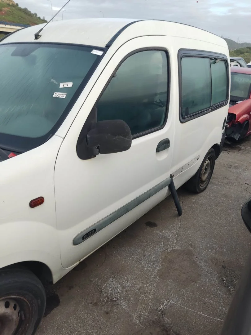 Foto de PUERTA DELANTERA IZQUIERDA RENAULT KANGOO I (F/KC0) 1.2 (58 CV / 43 KW) referencia 7751471745