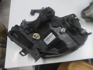 Foto de FARO DERECHO RENAULT KANGOO I (F/KC0) 1.2 (75 CV / 55 KW) referencia 8200183921 foto 2