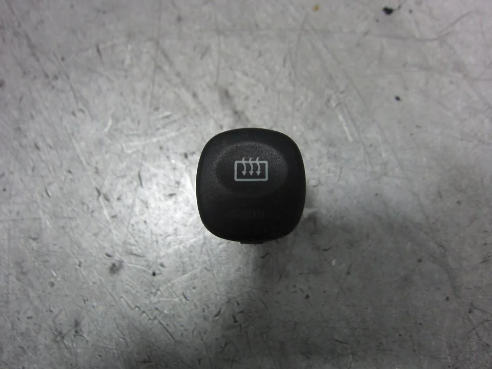 Foto de INTERRUPTOR FORD FIESTA BERLINA (DX) 1.3 CAT (60 CV / 44 KW) referencia D3L0A