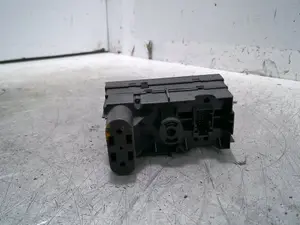Foto de MANDO LUCES OPEL MERIVA 1.7 16V DTI CAT (Y 17 DT / LR6) (75 CV / 55 KW) referencia 93394756 foto 3