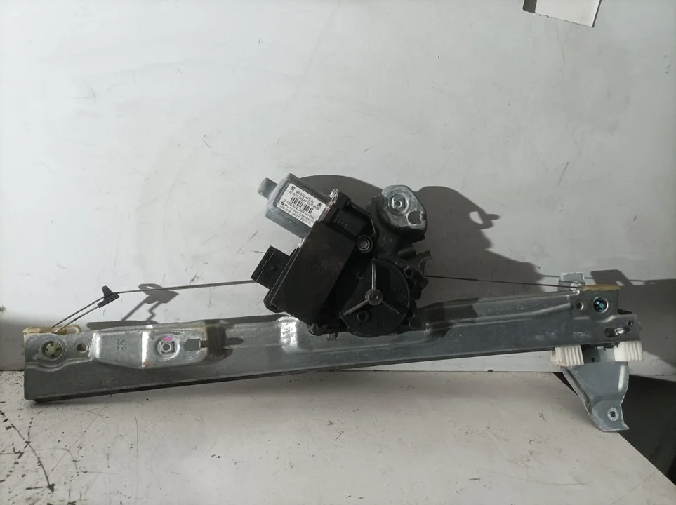 Foto de ELEVALUNAS DELANTERO DERECHO PEUGEOT 308 referencia 9657247580