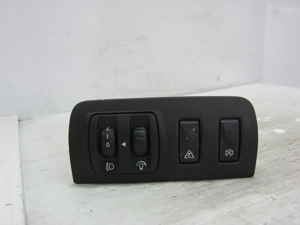 Foto de MANDO LUCES RENAULT SCENIC III (JZ) 1.6 dCi Diesel FAP (131 CV / 96 KW) referencia 648450001R