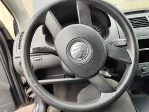 Foto de VOLANTE VOLKSWAGEN POLO IV (9N1) 1.4 16V (75 CV / 55 KW) referencia 6Q0419091L FKZ