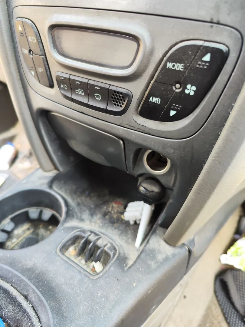 Foto de CENICERO HYUNDAI SANTA FE (SM) 2.4 CAT (146 CV / 107 KW)