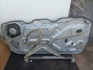 Foto de ELEVALUNAS DELANTERO DERECHO OPEL CORSA C 1.2 16V CAT (Z 12 XE / LW4) (75 CV / 55 KW) referencia 4M51B203A28BE foto 3