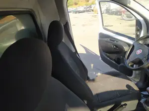 Foto de ASIENTO DELANTERO IZQUIERDO FIAT III FIORINO (225) 1.3 16V JTD CAT (75 CV / 55 KW)