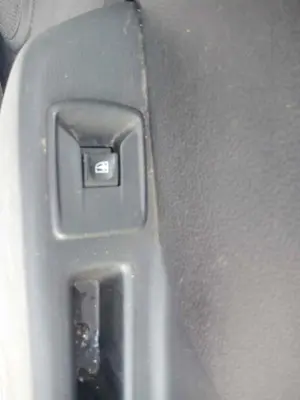 Foto de MANDO ELEVALUNAS TRASERO DERECHO DACIA LOGAN II 1.5 dCi Diesel FAP CAT (90 CV / 66 KW) referencia 254214937R