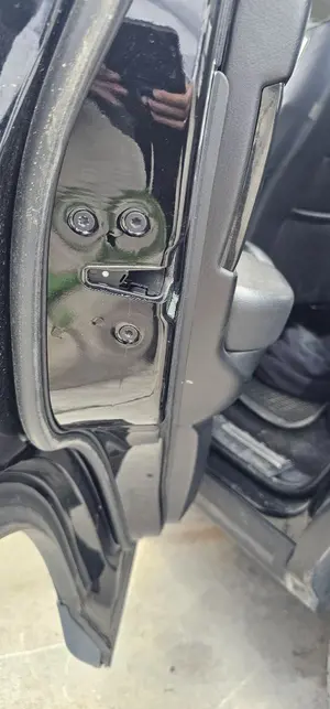 Foto de CERRADURA PUERTA TRASERA IZQUIERDA LAND ROVER RANGE ROVER SPORT 3.6 TD V8 (272 CV / 200 KW)