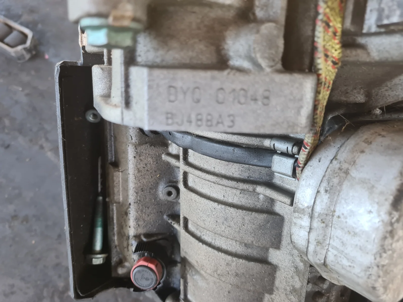 Foto de CAJA CAMBIOS VOLKSWAGEN NEW BEETLE BERLINA (9C1/1C1) referencia DYQ