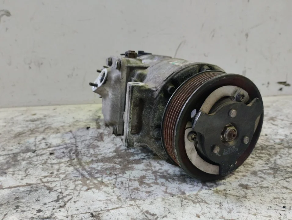 Foto de COMPRESOR AIRE ACONDICIONADO BMW SERIE 3 BERLINA (E46) 2.0 16V Diesel CAT (150 CV / 110 KW) referencia 64526905643