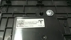Foto de MODULO ELECTRONICO TESLA MODEL 3 eléctrico 258 kW (cont. 153 kW) (350 CV / 258 KW) referencia 1755200-00-B foto 4