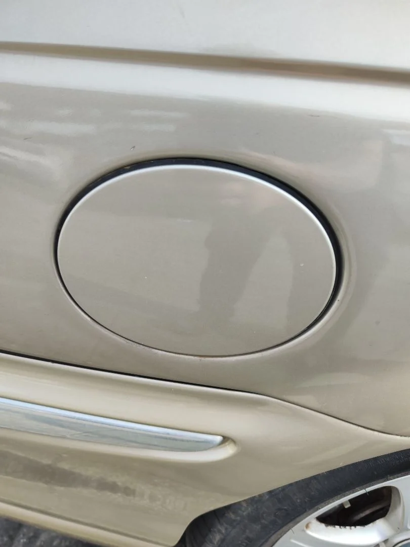 Foto de TAPA EXTERIOR COMBUSTIBLE JAGUAR X-TYPE 2.1 V6 24V CAT (156 CV / 115 KW)