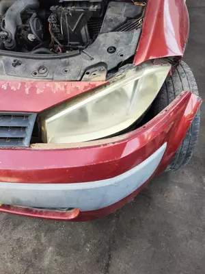 Foto de FARO IZQUIERDO RENAULT MEGANE II BERLINA 3P 1.9 dCi Diesel (120 CV / 88 KW) referencia 260604235R
