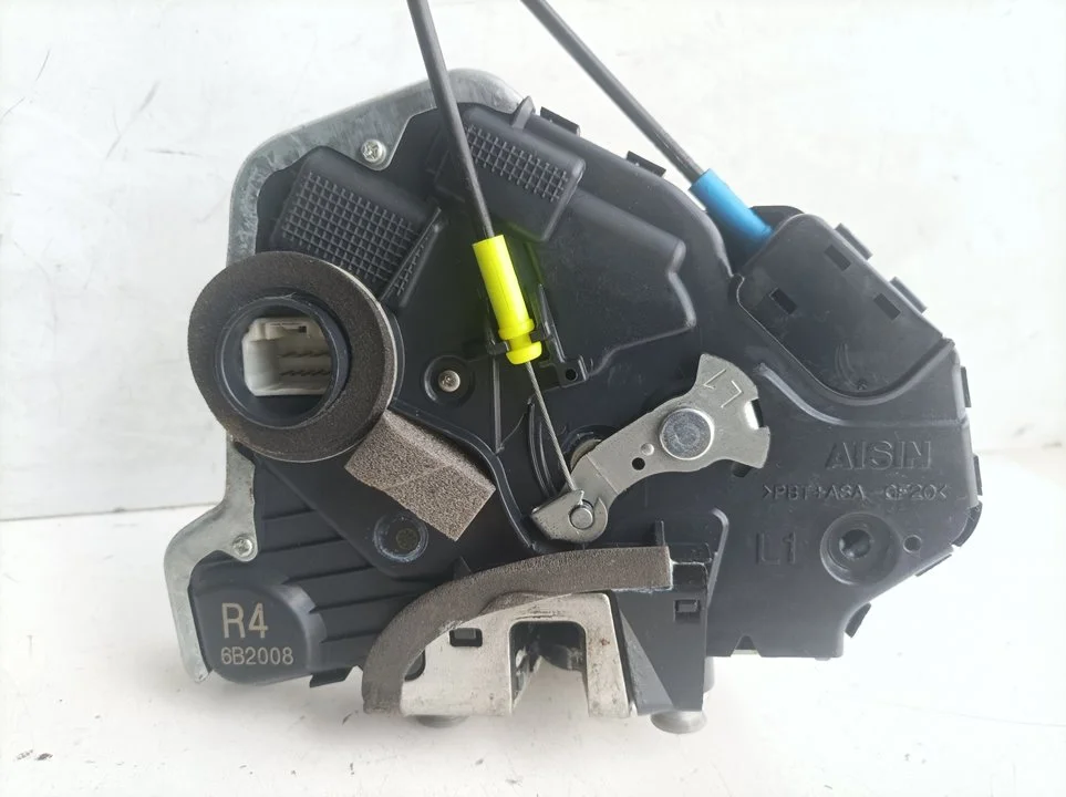 Foto de CERRADURA PUERTA DELANTERA IZQUIERDA LEXUS IS (DS2/IS2) 2.2 D-CAT (177 CV / 130 KW) referencia 6904053100