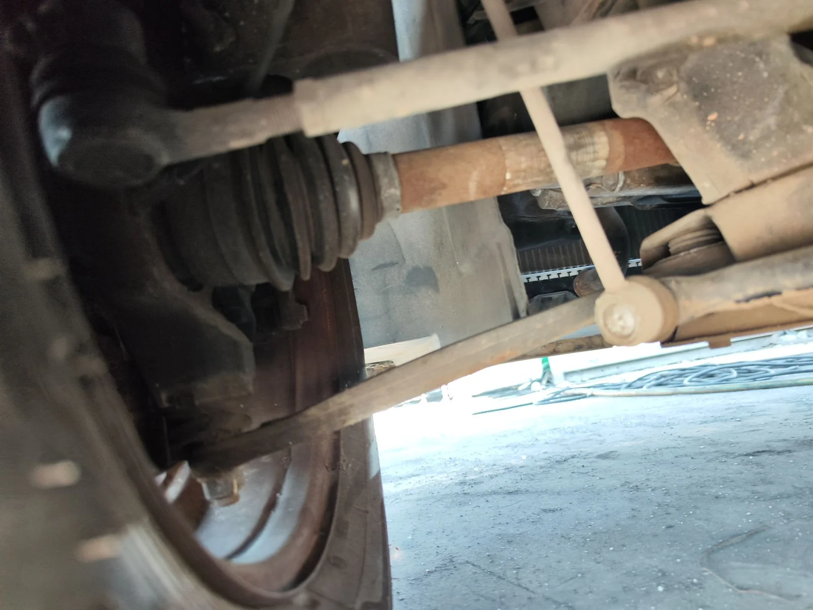 Foto de BRAZO SUSPENSION DELANTERO IZQUIERDO PEUGEOT 307 (S1)(04.2001) 1.6 16V CAT (109 CV / 80 KW)