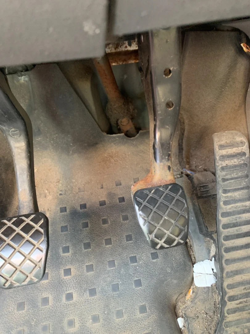 Foto de PEDAL FRENO VOLKSWAGEN CADDY (2K)(02.2004) 2.0 SDI (69 CV / 51 KW)
