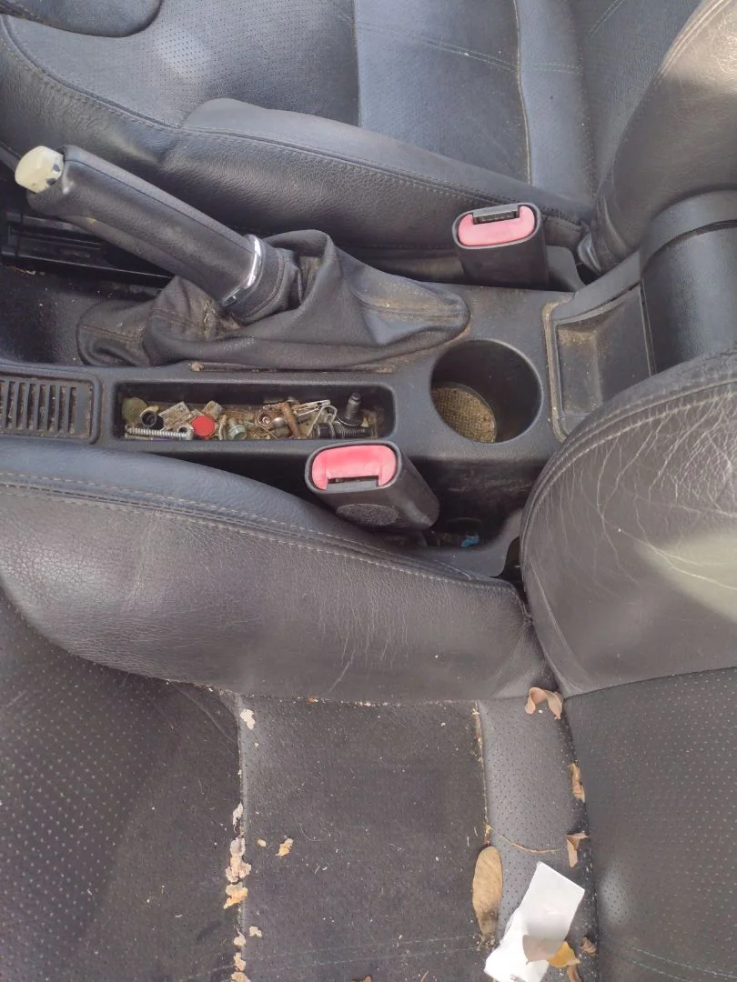 Foto de ENGANCHE CINTURON DELANTERO IZQUIERDO ALFA ROMEO GT (125) 1.9 JTD (M) 16V CAT (150 CV / 110 KW)