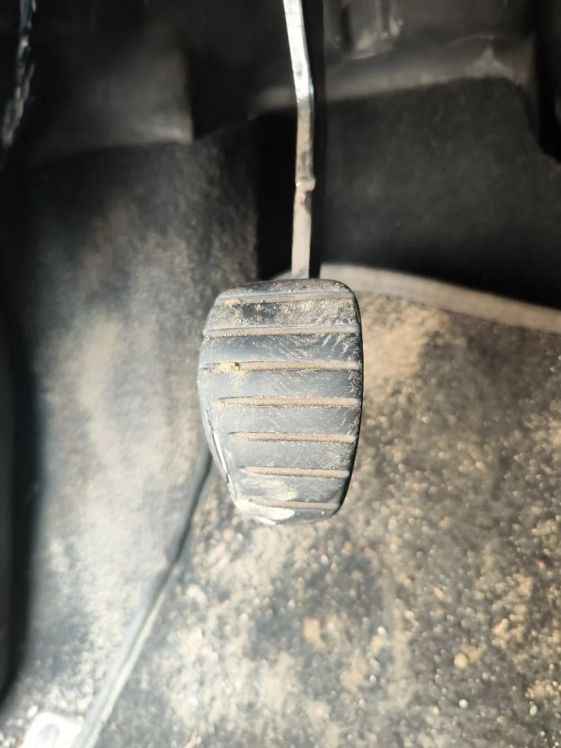 Foto de PEDAL EMBRAGUE RENAULT CLIO III 1.5 dCi Diesel FAP (75 CV / 55 KW)