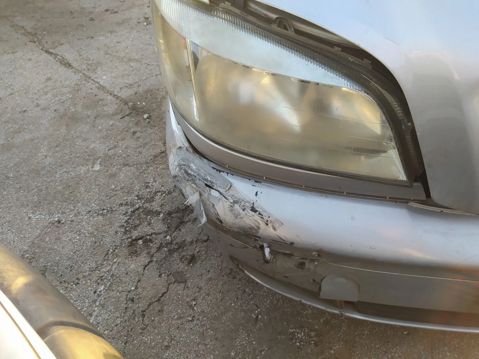 Foto de FARO ANTINIEBLA DERECHO OPEL ZAFIRA A 2.0 DTI (101 CV / 74 KW) referencia 9117327