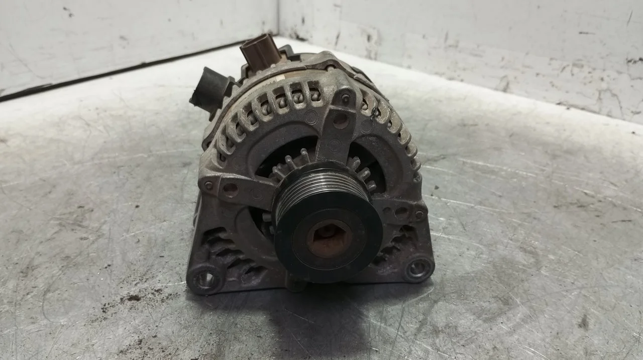 Foto de ALTERNADOR MAZDA 3 BERLINA (BK) 1.6 CD Diesel CAT (109 CV / 80 KW) referencia 1042102710