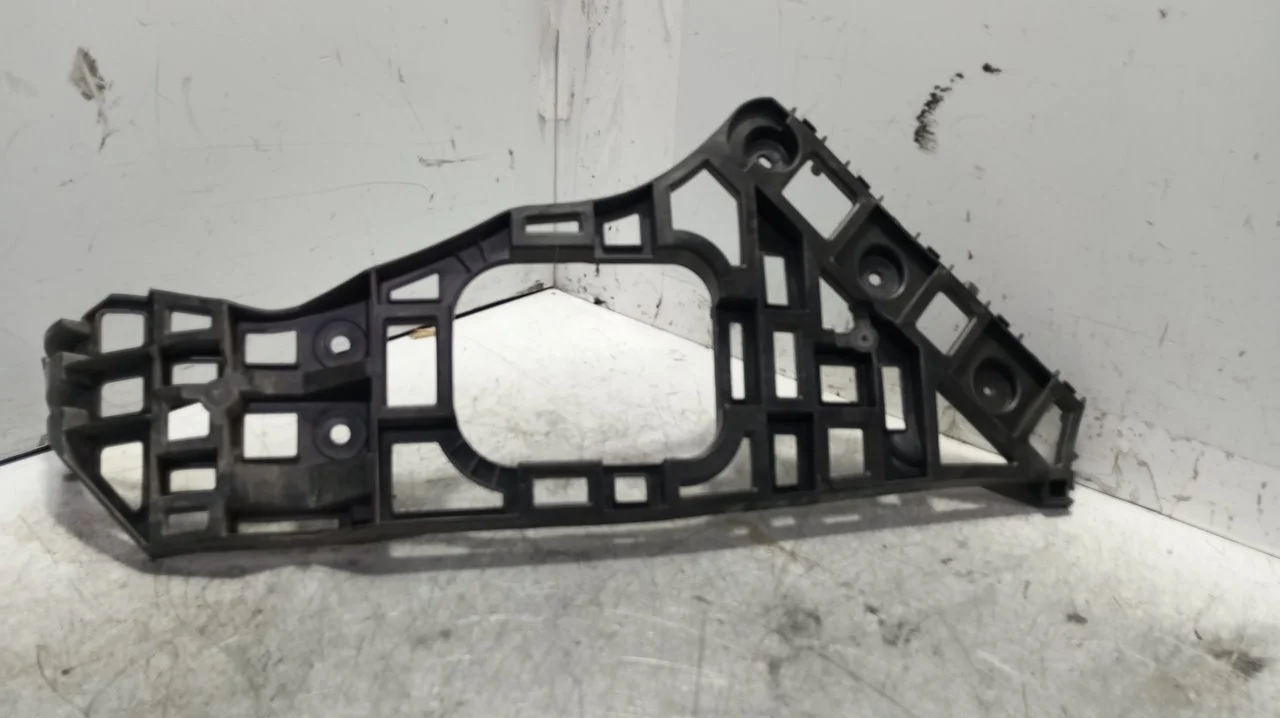 Foto de SOPORTE PARAGOLPES TRASERO MG HS 1.5 Turbo (161 CV / 119 KW) referencia 30136854