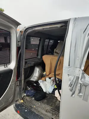 Foto de GOMAS CONTORNO PUERTA FIAT I DOBLÒ (119) 1.9 JTD CAT (105 CV / 77 KW)