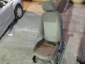 Foto de ASIENTO DELANTERO IZQUIERDO FORD FOCUS SPORTBREAK (CAP) 1.6 TDCi CAT (90 CV / 66 KW)