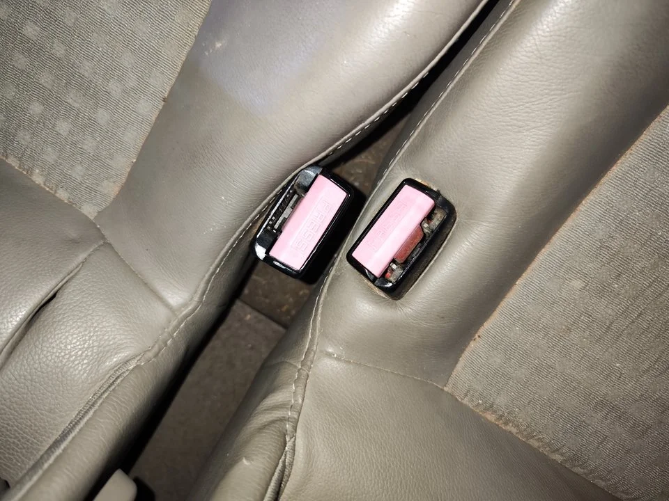 Foto de ENGANCHE CINTURON TRASERO IZQUIERDO RENAULT SCENIC II (JM) 1.9 dCi Diesel (120 CV / 88 KW)