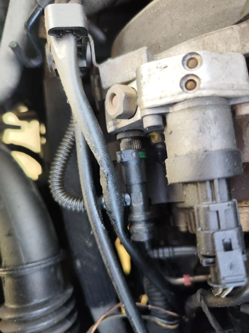 Foto de ALTERNADOR RENAULT SCENIC II (JM) 1.9 dCi Diesel (120 CV / 88 KW) referencia 8200667618