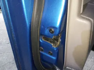 Foto de CERRADURA PUERTA DELANTERA IZQUIERDA FORD FIESTA (CBK) 1.25 16V CAT (69 CV / 51 KW) referencia 1372469 foto 2