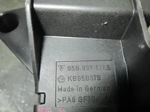 Foto de CAJA RELES / FUSIBLES PORSCHE MACAN (95BA) referencia 95B937517B foto 4