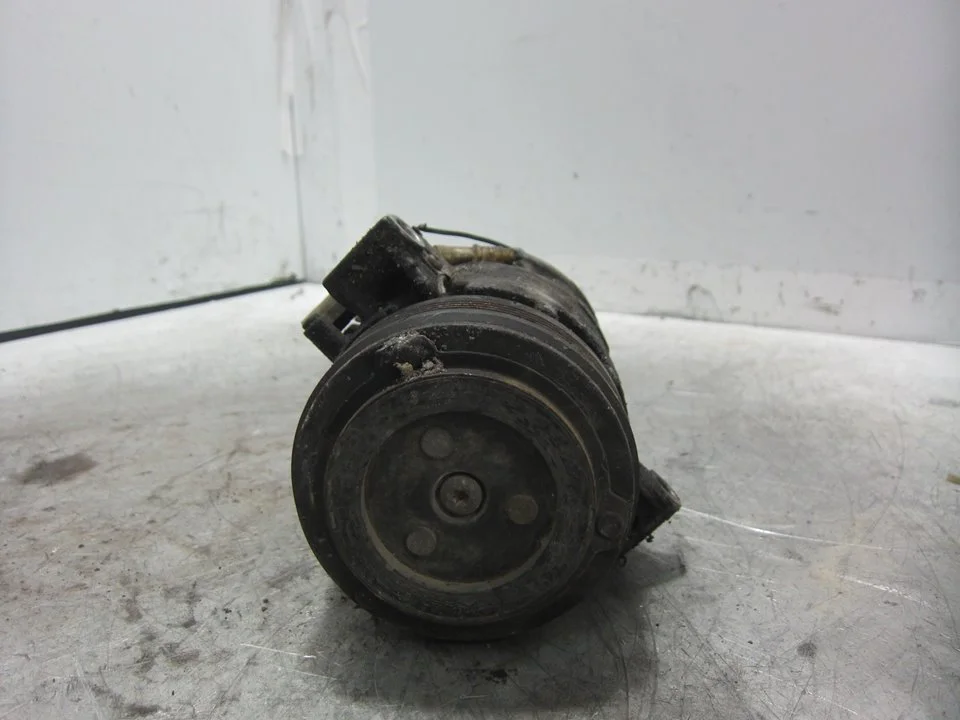 Foto de COMPRESOR AIRE ACONDICIONADO BMW SERIE 3 BERLINA (E46) 3.0 24V Turbodiesel CAT (184 CV / 135 KW) referencia 3R41045010