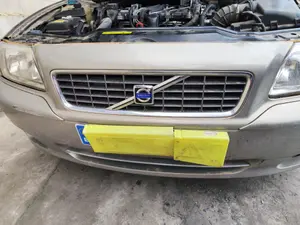 Foto de REJILLA DELANTERA VOLVO S80 BERLINA 2.4 Diesel (131 CV / 96 KW)