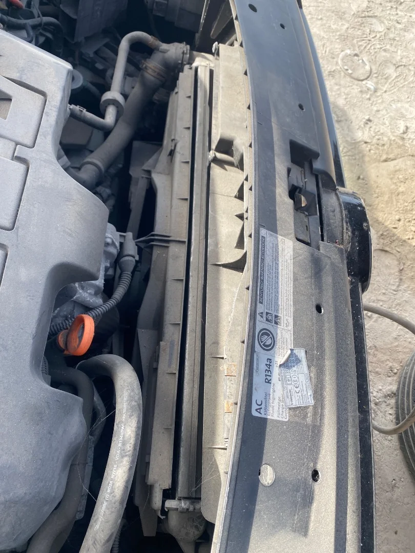 Foto de RADIADOR AGUA VOLKSWAGEN TOURAN (1T3) 1.6 TDI DPF (105 CV / 77 KW) referencia 1K0121251AB