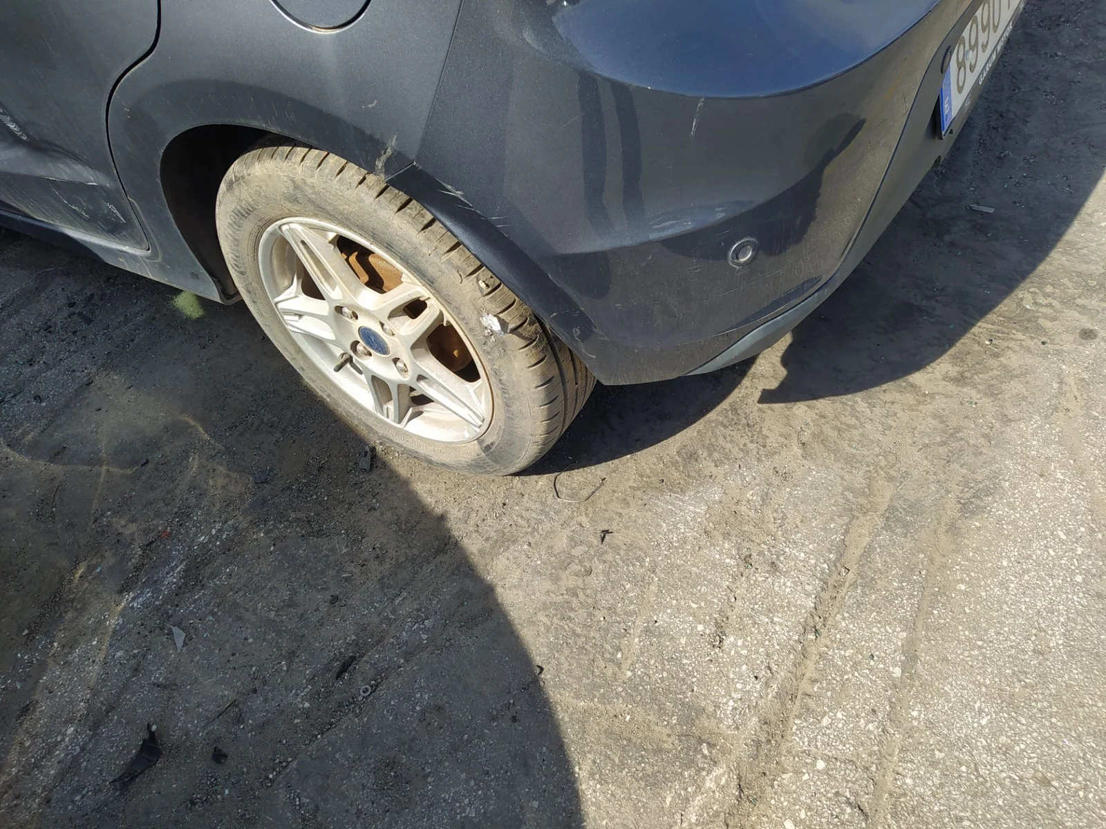 Foto de BRAZO SUSPENSION TRASERO IZQUIERDO FORD KA+ (CDU) 1.2 Ti-VCT CAT (86 CV / 63 KW)