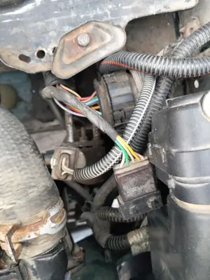 Foto de TUBO PRESION DIRECCION ASISTIDA PEUGEOT 106 (S2) 1.1  (60 CV / 44 KW)