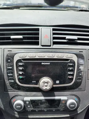 Foto de SISTEMA AUDIO / RADIO CD FORD C-MAX (CB3)(2007) 1.8 TDCi Turbodiesel CAT (116 CV / 85 KW)
