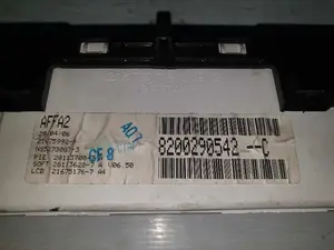 Foto de PANTALLA MULTIFUNCION RENAULT MEGANE II BERLINA 5P referencia 8200290542C foto 5