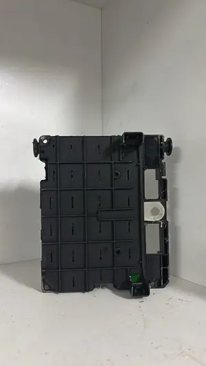 Foto de CAJA RELES / FUSIBLES PEUGEOT 307 (S1)(04.2001) referencia 964605280 foto 4