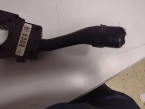 Foto de MANDO INTERMITENTES SEAT TOLEDO (1M2) referencia 8L0953513G foto 3