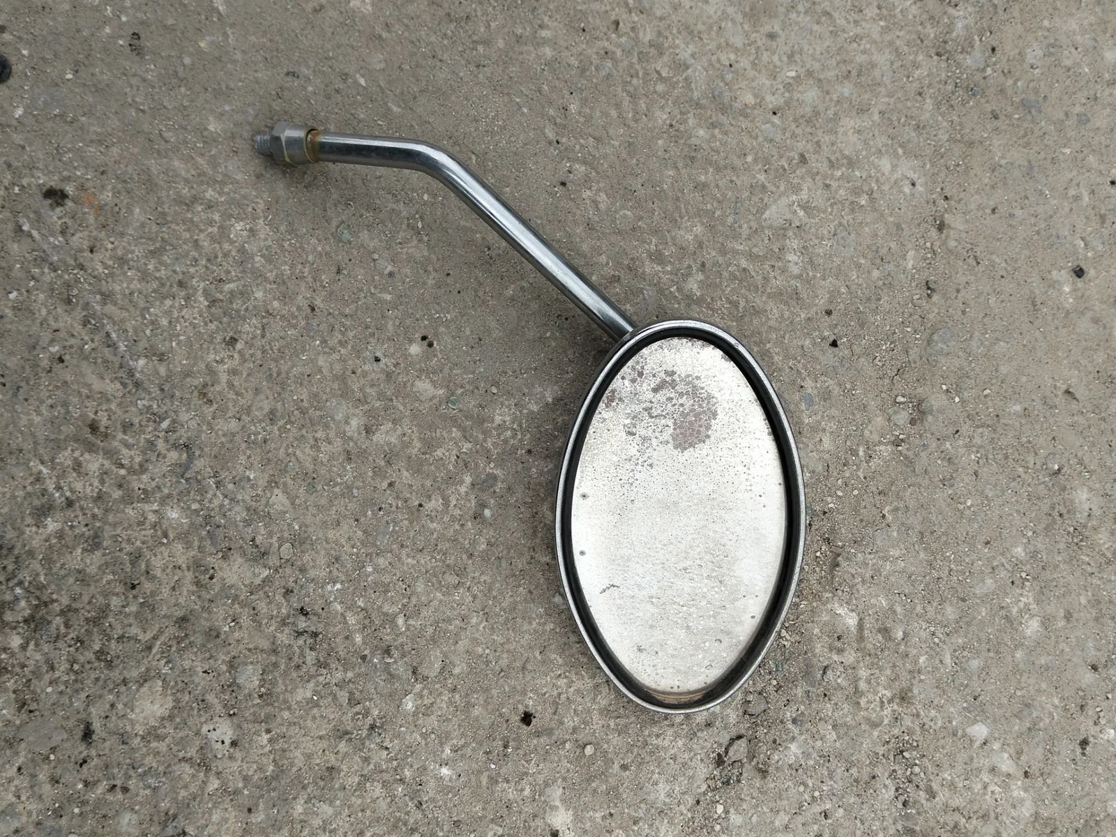 Foto de RETROVISOR DERECHO SUZUKI GZ 125 125 cm3 - 7.5 kW (0 CV / 0 KW)