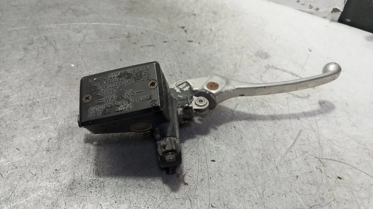 Foto de BOMBA FRENO DELANTERA HONDA CBR 600 F / CBR 600 RR 598 cm3 - 68 kW (92 CV / 68 KW) referencia 45510MV9305