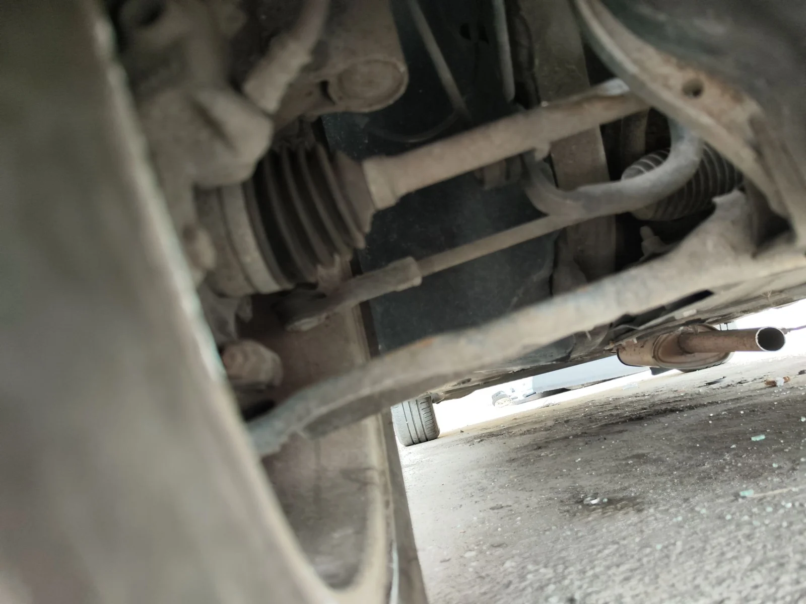 Foto de TRANSMISION DELANTERA DERECHA RENAULT CLIO III 1.2 16V (75 CV / 55 KW)